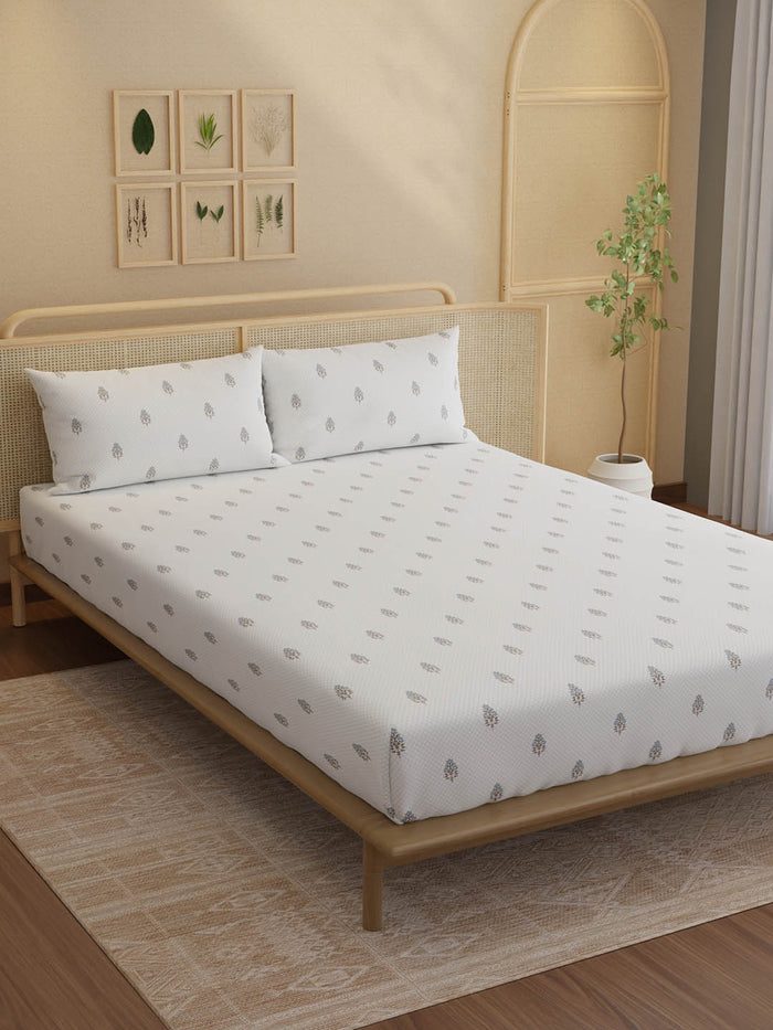 Indo Musk 100% Kasturi Cotton 200 TC King Fitted Sheet with 2 Pillow Covers | White & Blue Floral Fitted Sheet Set