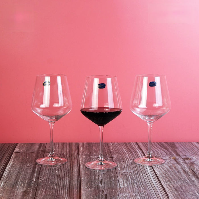 Crystal wine glass designed to showcase golden hues