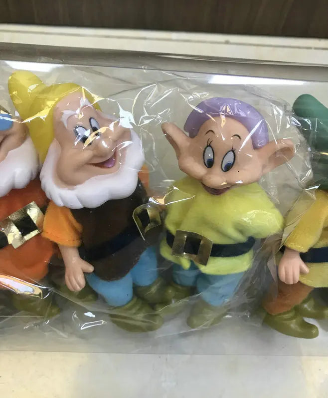Snow White Hands Do Model Snow White and The Seven Dwarfs Hand Model Furnishing Articles