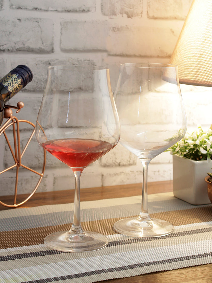 Crystal wine glass enhancing aromas and flavors of wine