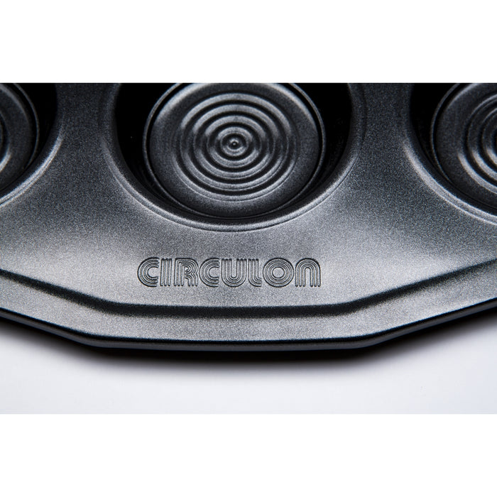 Close up of Circulon logo on shallow bun tin