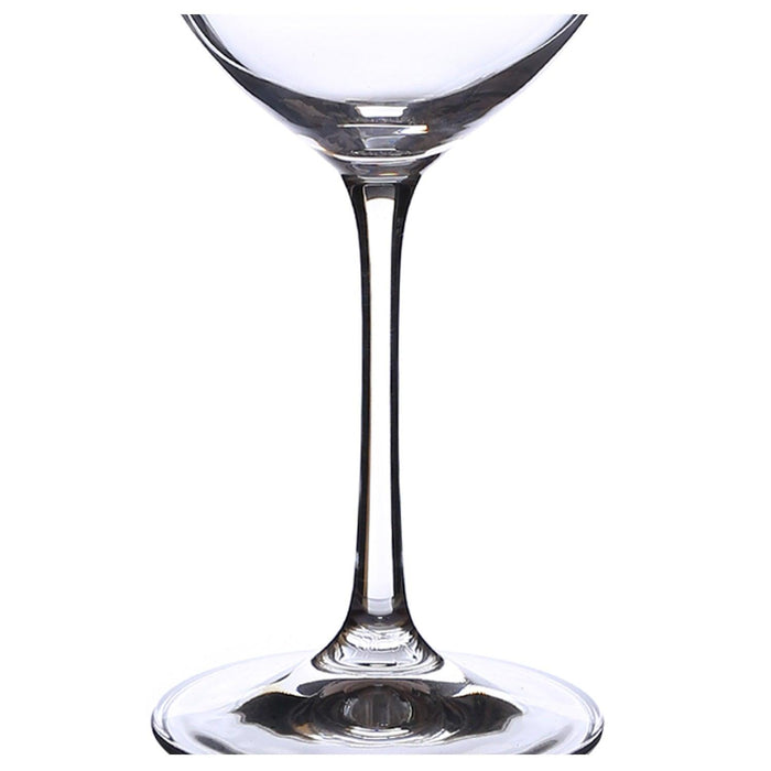 Crystal wine glass designed to enhance robust wine flavors